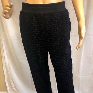 Guess NWT  Black Sweat Pants, Size M/ Two front Pockets